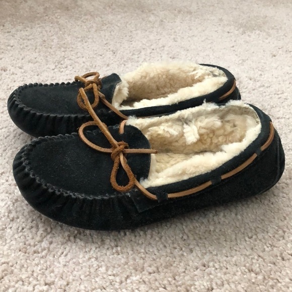 Ugg Dakota Slippers Black Size 4 in GUC - Picture 1 of 10